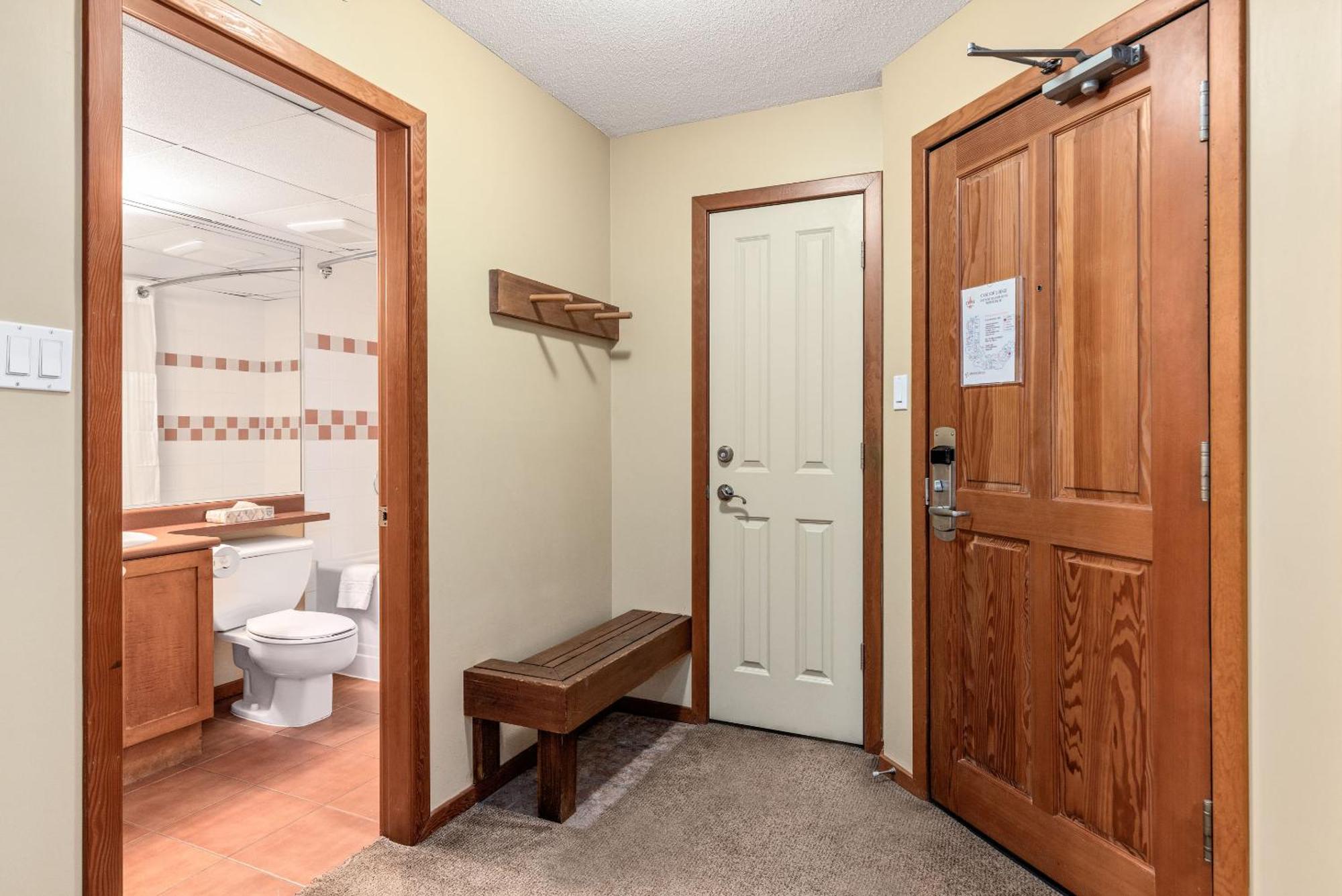 Spring Summer Special Cascade Lodge Suite Wifi 2 Hot Tubs Pool Gym Sauna Ski & Bike Storage Room Whistler Exterior photo