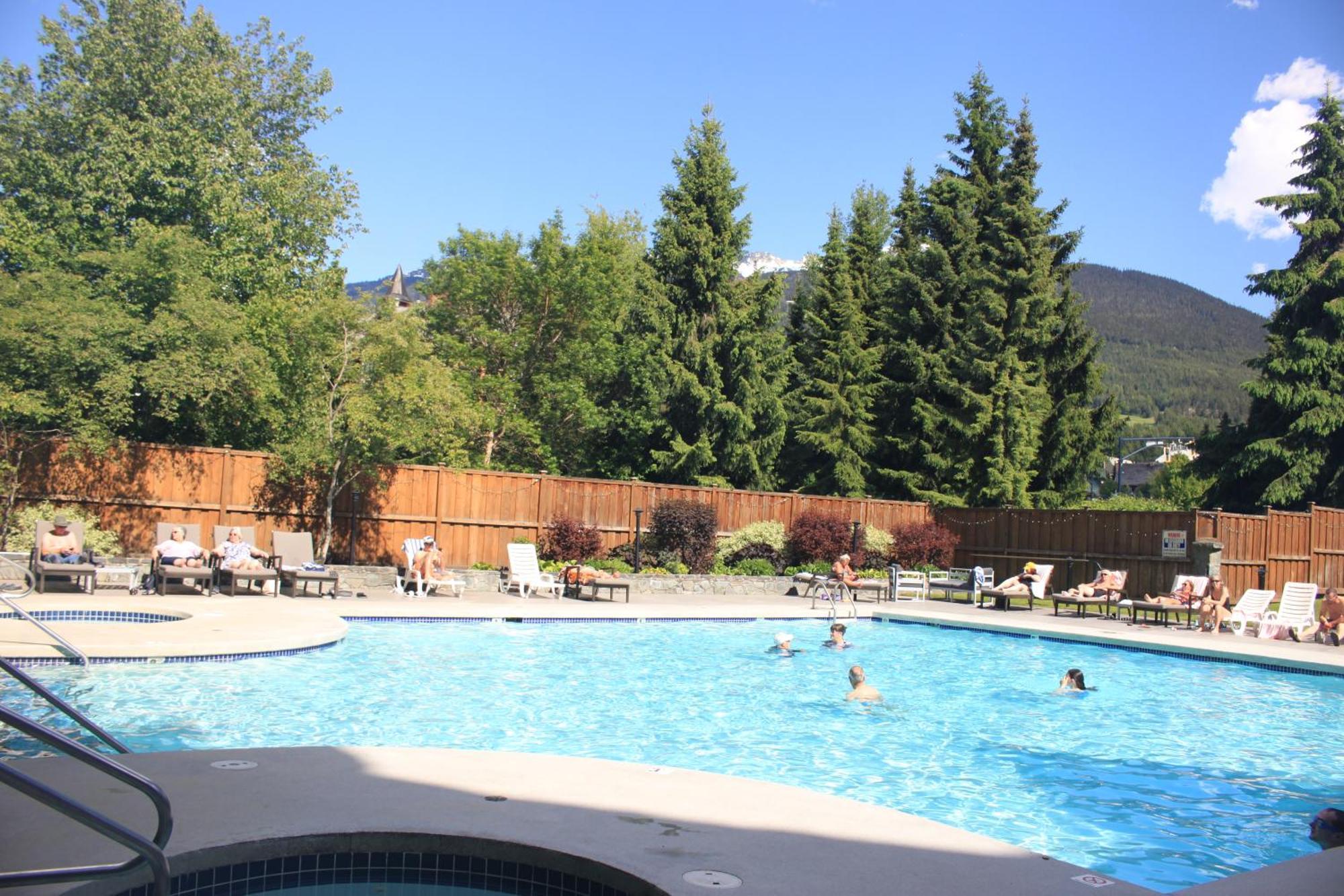 Spring Summer Special Cascade Lodge Suite Wifi 2 Hot Tubs Pool Gym Sauna Ski & Bike Storage Room Whistler Exterior photo